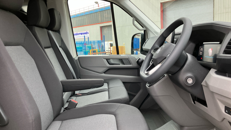 Volkswagen Crafter Cr35 Mwb Diesel Fwd 2.0 TDI 140PS Commerce Plus High Roof Van